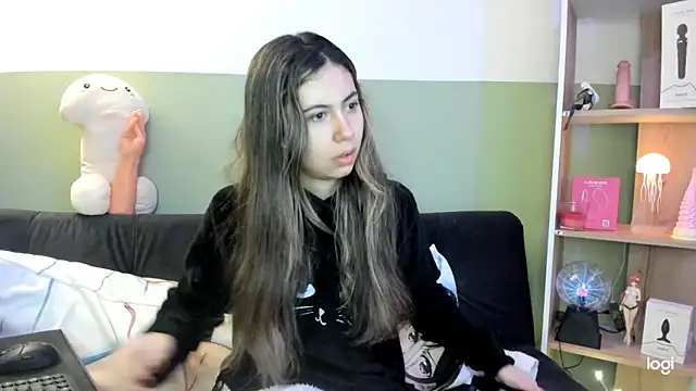 lilly sweett online show from February 2026 02:01:01 AM