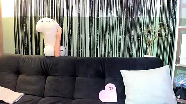 lilly sweett online show from February 2026 11:06:02 PM