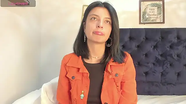 AneeSmith online show from December 2024 11:39:01 PM