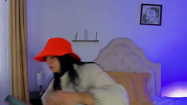 AneeSmith online show from December 2024 10:18:02 PM