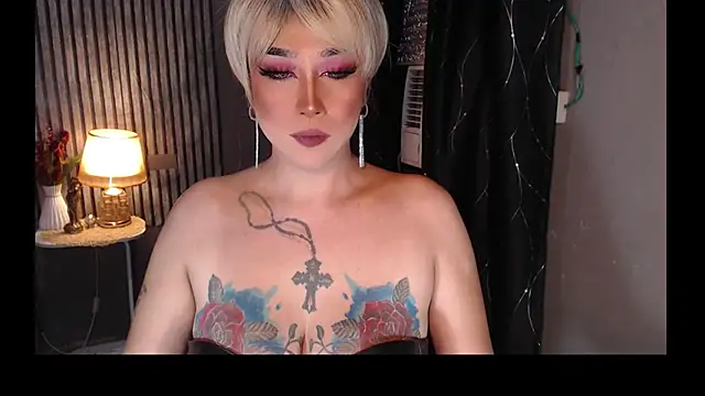 Snapshot of Transdomts4u chatting on November 2025 03:01:02 PM Transdomts4u online show from November 2025 03:01:02 PM