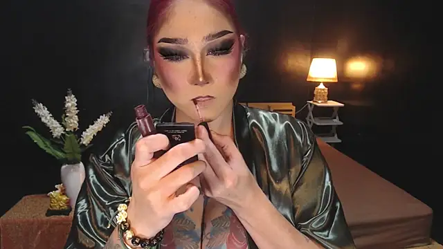 Snapshot of Transdomts4u chatting on April 2026 03:57:02 PM Transdomts4u online show from April 2026 03:57:02 PM