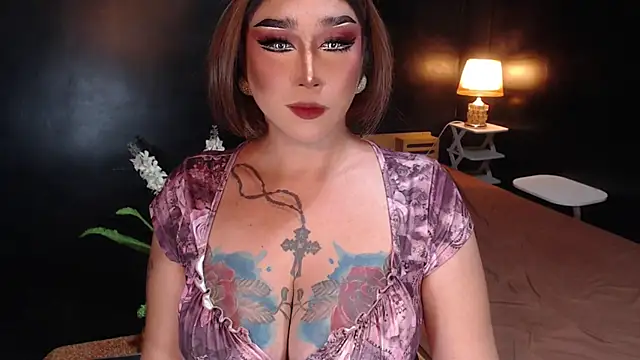 Snapshot of Transdomts4u chatting on April 2026 05:16:01 PM Transdomts4u online show from April 2026 05:16:01 PM