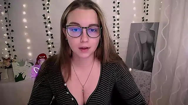 Snapshot of SweetPrincess_ chatting on October 2025 07:38:02 AM SweetPrincess online show from October 2025 07:38:02 AM
