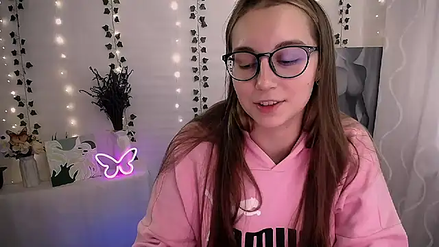 Snapshot of SweetPrincess_ chatting on October 2025 07:21:01 AM SweetPrincess online show from October 2025 07:21:01 AM
