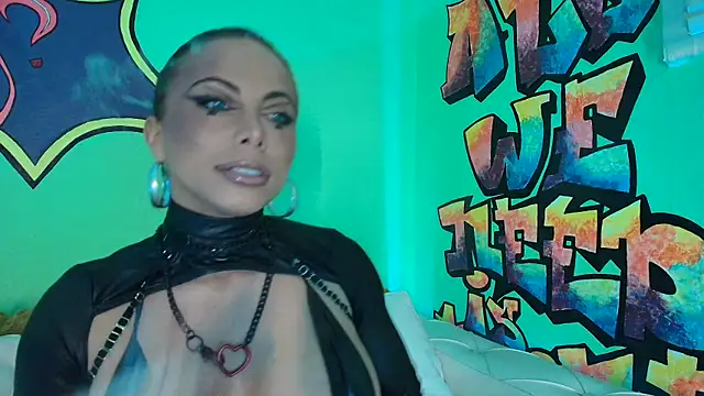 TamaraSavage online show from October 2025 08:27:02 AM