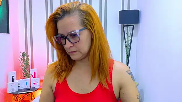 Britney taylor  online show from November 2025 08:56:01 PM