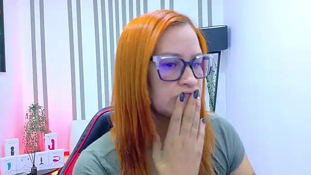 Snapshot of Britney_taylor_ chatting on October 2025 09:27:02 PM Britney taylor online show from October 2025 09:27:02 PM