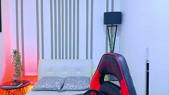 Britney taylor  online show from November 2025 12:25:01 AM