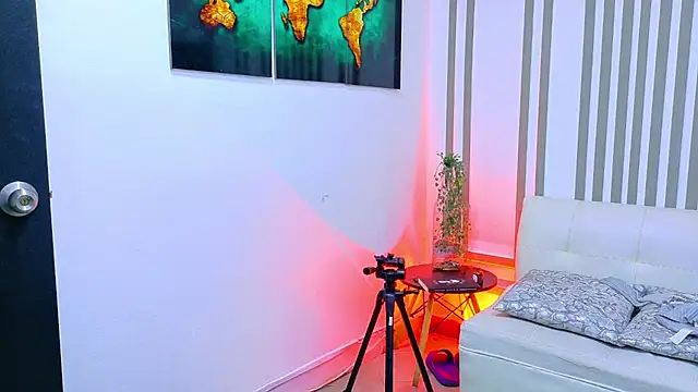 Britney taylor  online show from December 2025 05:28:01 AM