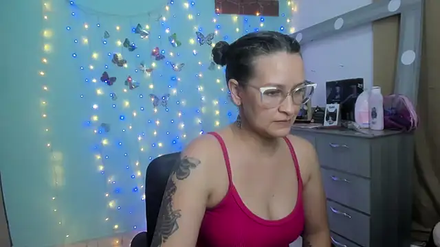Snapshot of Britney_taylor_ chatting on February 2025 11:57:02 PM Britney taylor online show from February 2025 11:57:02 PM