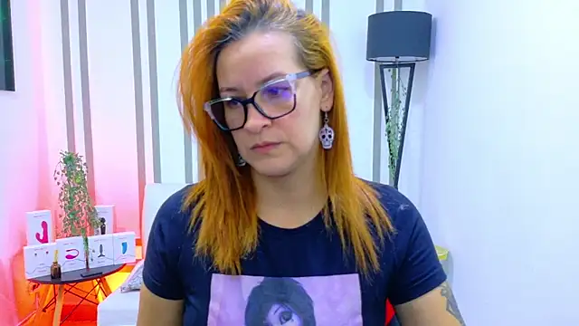 Britney taylor  online show from November 2025 09:40:02 PM