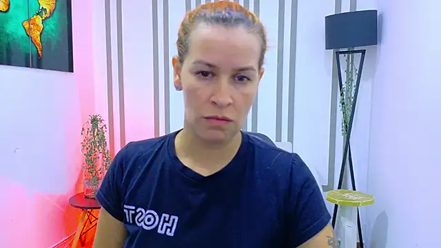 Britney taylor  online show from November 2025 10:24:02 PM