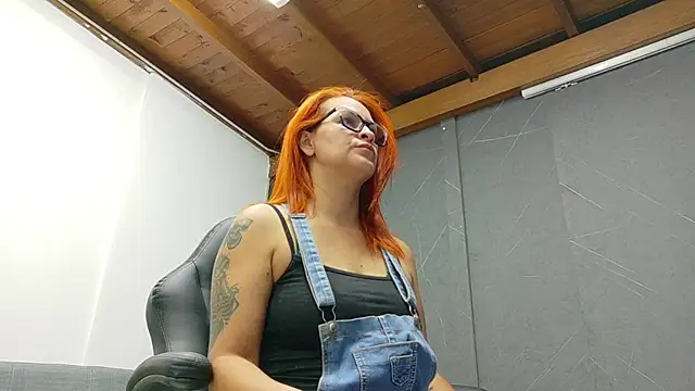 Britney taylor  online show from January 2026 07:07:02 PM