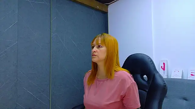 Britney taylor  online show from February 2026 07:02:01 PM