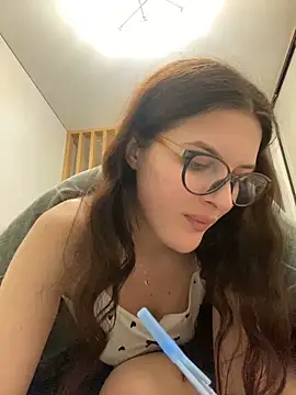 Snapshot of little_belucci chatting on February 2025 06:58:02 PM little belucci online show from February 2025 06:58:02 PM