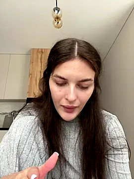 Snapshot of little_belucci chatting on October 2025 11:45:02 AM little belucci online show from October 2025 11:45:02 AM