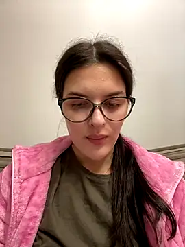 Snapshot of little_belucci chatting on October 2025 01:25:01 PM little belucci online show from October 2025 01:25:01 PM