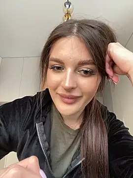 Snapshot of little_belucci chatting on March 2025 02:30:02 PM little belucci online show from March 2025 02:30:02 PM