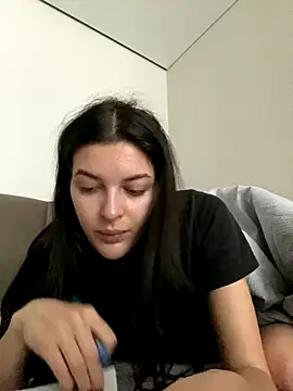 Snapshot of little_belucci chatting on October 2025 07:00:02 AM little belucci online show from October 2025 07:00:02 AM