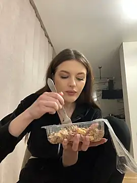 Snapshot of little_belucci chatting on March 2025 04:57:01 PM little belucci online show from March 2025 04:57:01 PM