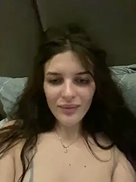 Snapshot of little_belucci chatting on February 2025 07:01:02 PM little belucci online show from February 2025 07:01:02 PM