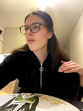 Snapshot of little_belucci chatting on December 2025 05:34:02 PM little belucci online show from December 2025 05:34:02 PM