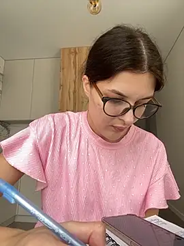 Snapshot of little_belucci chatting on September 2025 10:04:02 AM little belucci online show from September 2025 10:04:02 AM