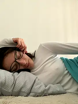 Snapshot of little_belucci chatting on September 2025 03:32:02 PM little belucci online show from September 2025 03:32:02 PM