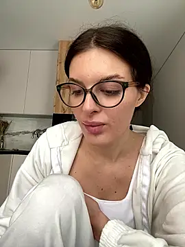 little belucci online show from January 2026 12:09:01 PM