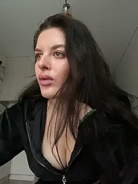 Snapshot of little_belucci chatting on December 2025 12:55:01 PM little belucci online show from December 2025 12:55:01 PM