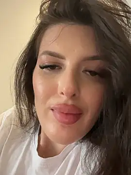 Snapshot of little_belucci chatting on July 2026 04:51:01 PM little belucci online show from July 2026 04:51:01 PM