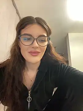 Snapshot of little_belucci chatting on February 2025 03:54:01 PM little belucci online show from February 2025 03:54:01 PM