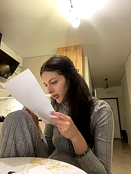 Snapshot of little_belucci chatting on November 2025 02:28:02 PM little belucci online show from November 2025 02:28:02 PM