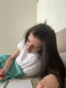 Snapshot of little_belucci chatting on July 2026 01:29:02 PM little belucci online show from July 2026 01:29:02 PM