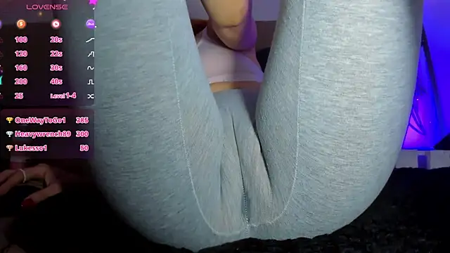 Snapshot of ADELINA_CONTE chatting on March 2025 10:28:02 PM ADELINA CONTE online show from March 2025 10:28:02 PM