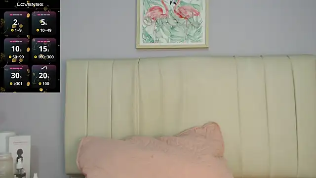 Snapshot of amy_le01 chatting on June 2026 02:04:02 PM amy le01 online show from June 2026 02:04:02 PM