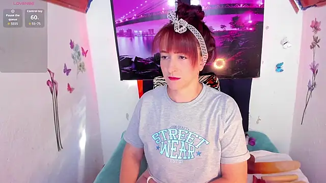 Hannaa32 online show from October 2025 07:50:01 PM