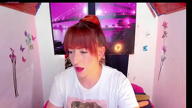 Hannaa32 online show from October 2025 06:53:02 PM
