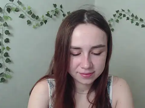 Snapshot of VeryVeryVeryShy_ chatting on March 2026 06:44:01 AM VeryVeryVeryShy online show from March 2026 06:44:01 AM