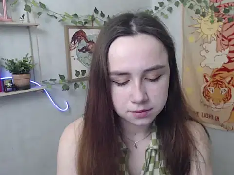 Snapshot of VeryVeryVeryShy_ chatting on April 2026 05:27:02 AM VeryVeryVeryShy online show from April 2026 05:27:02 AM