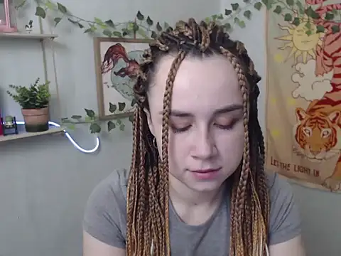 Snapshot of VeryVeryVeryShy_ chatting on May 2026 05:32:02 AM VeryVeryVeryShy online show from May 2026 05:32:02 AM