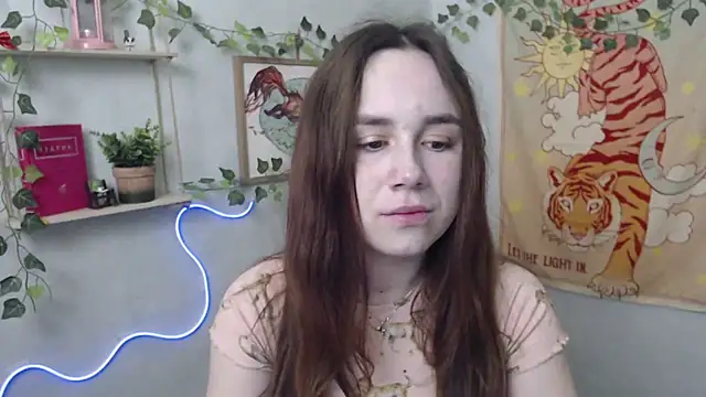 Snapshot of VeryVeryVeryShy_ chatting on April 2026 05:43:02 AM VeryVeryVeryShy online show from April 2026 05:43:02 AM