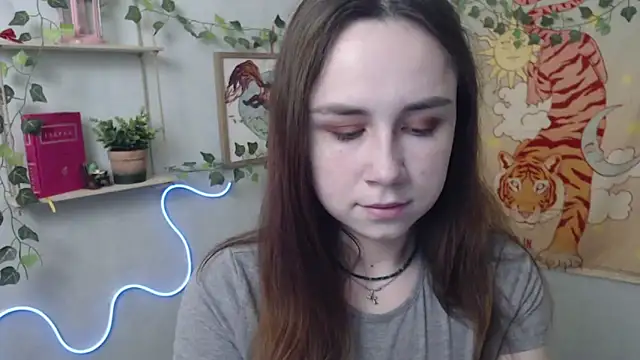 Snapshot of VeryVeryVeryShy_ chatting on April 2026 05:37:01 AM VeryVeryVeryShy online show from April 2026 05:37:01 AM