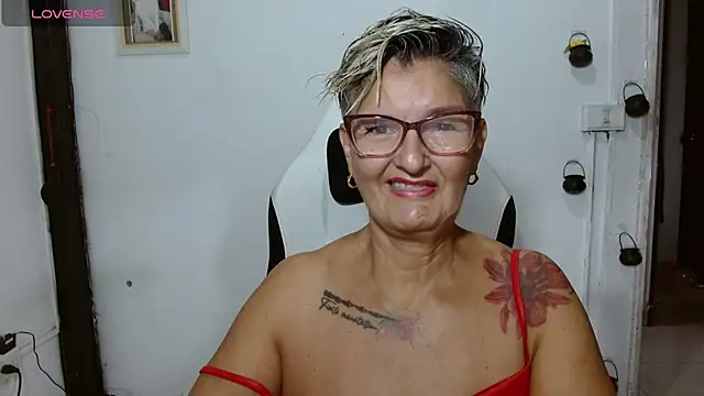 Snapshot of bety-cum2 chatting on June 2026 12:47:02 PM bety-cum2 online show from June 2026 12:47:02 PM