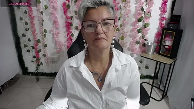 Snapshot of bety-cum2 chatting on February 2025 11:13:01 AM bety-cum2 online show from February 2025 11:13:01 AM