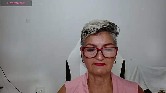 Snapshot of bety-cum2 chatting on June 2026 11:54:01 PM bety-cum2 online show from June 2026 11:54:01 PM