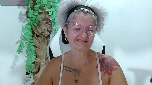 bety-cum2 online show from April 2026 11:55:01 PM