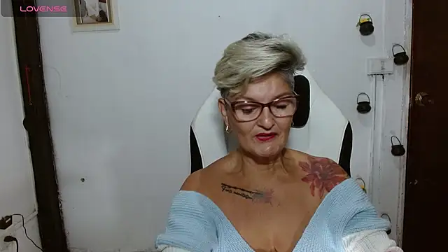 Snapshot of bety-cum2 chatting on June 2026 10:54:01 AM bety-cum2 online show from June 2026 10:54:01 AM