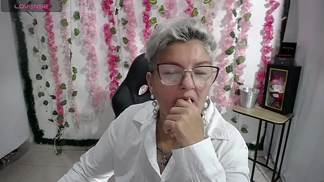 Snapshot of bety-cum2 chatting on February 2025 08:27:02 AM bety-cum2 online show from February 2025 08:27:02 AM